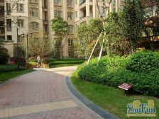 中南世纪花城二期 精装两房 好楼层采光好 看房方便