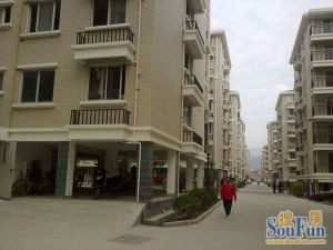 五四北地铁口象峰站新嘉小区电梯3房中间楼层诚意卖