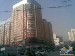 大润发电梯精装3居室,户型方正,前后无遮挡视野开阔