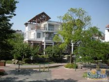 诚意出售,小区中心位置,主卧朝南,精装修,联排别墅,南北通透