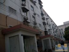 长海二村一梯两户正气三房,小区中间位置,双轨交,近五角场!