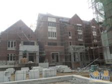 中央香榭花园一期 南北通透,采光好 近地铁 周边匹套完善,,出行方便