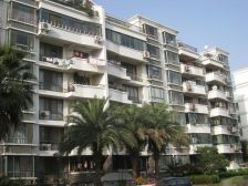 地铁口零距离中环内联排别墅上下五层全独立套间