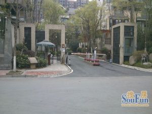 紫檀山4室2厅东南