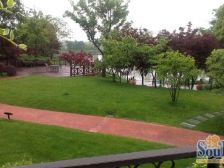 此房是小区西边套,业主诚意出售,毛坯采光好,满五年