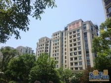 新上下叠花园洋房,精装修自住,实际使用面积大