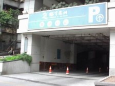 中楼层,住家装修,落地窗,位置好。