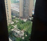 谢家湾万象城旁 正规一室一厅 双轻轨 诚心出售