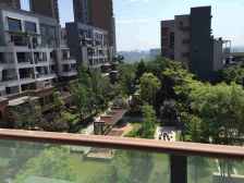 鸳鸯轻轨旁龙湖物业,装修保养好,居家安静方便