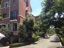 精品联排别墅,带大大的地下室