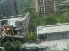 房子为四房双卫户型,带大阳台,拎包入住 业主诚心卖