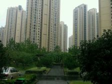 泊朗峰小区中间位置,通透大四房,总价低,业主诚意卖