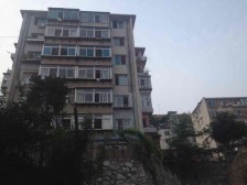 两室一厅 中间楼层 南北向采光好 精装 适合年轻人过渡