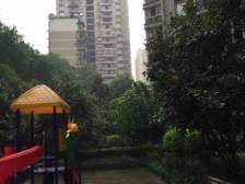 地博春天 精装三房 户型方正 交通便利 诚心卖