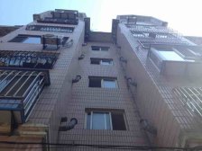 99年封闭小区 南北通透 中间楼层 前排楼视野好