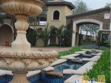 一套托斯卡纳的别墅中户,位置安静,业主诚心出售