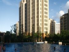 碧云国际社区,小区全人车分流,精装修,自带露天游泳池