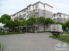 带阁楼丨地铁近丨正三房丨看房随时