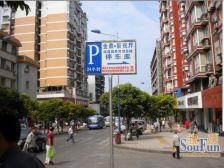 小区居住人群大多为年轻家庭,居家氛围浓厚