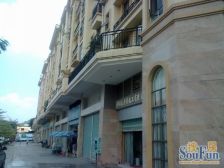 西南户型,配套成熟,中间楼层精装修,实用大三房