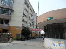 近地铁,朝南户型,采光充足视野宽阔业主诚心出售