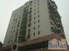 房子格局好去年8月份重新翻新保养好3房有露台无抵押