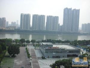 海印大厦高层南向三房光线充足业主诚意出售看房方便