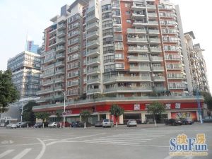 景峰轩电梯中层,精装三房二卫,带车位一起出售