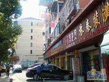 主卧朝南,交通便利,环境优美,居家装修