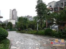 户型方正,采光好,客厅大,看江,拎包入住。