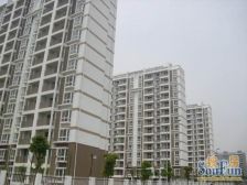 满五年 精装修即买即住近地铁 小区中 心位置 看房随时