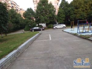 湖南省质监局计量院宿舍4室2厅南