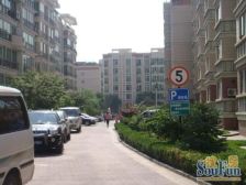 新港城C区一二楼大复式带花园间距宽