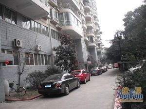 东较场街192号3室2厅东南