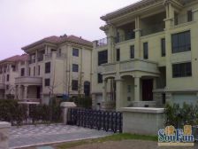 金领国际2室2厅1卫南北朝向360.00万元/套出售