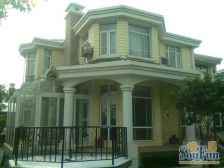 国展旁独栋别墅,特大花园,回国急售,正看大草坪