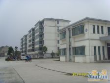 复式自住装修,实用面积大,适合一家人居住,诚意出售