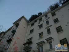 居家装修,采光充足,主卧朝南,一梯四户,小区中心位置