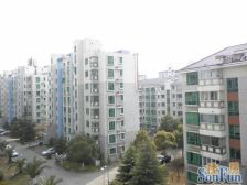 位置好 附院子 稀有三房 诚意出售