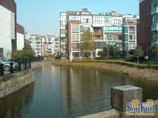 顺驰美兰湖二期 有花园 南北双阳台 通风好 小区近地铁