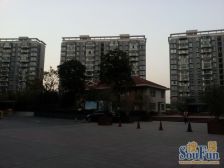 近14号线地铁小区,四房,顶楼带阁楼,露台,精装修