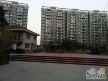 近14号线地铁小区,四房,顶楼带阁楼,露台,精装修