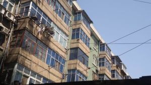 长春路,洛铜35街坊,小三室,诚心卖,随时看