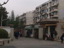 低楼层,上下楼方便+双轨交汇+精装修