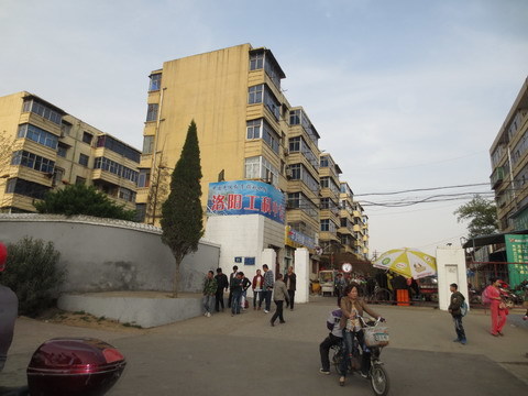 中建二局家属院2室1厅1卫南北朝向800.00元/月出租