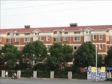 园区张泾新村 大户带阁楼 毛坯 满五年 诚意出售!