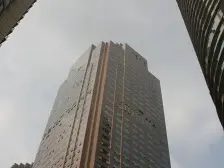 渝中区大礼堂旁电梯大两房 便宜出售 近轻轨商场车站