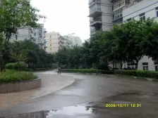 此房满两年,免增值税。业主住家,装修保持好。