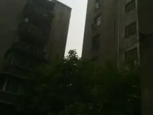 户型方正,生活便利,居家装修保持得很好