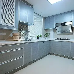 现代二居室厨房橱柜装修效果图